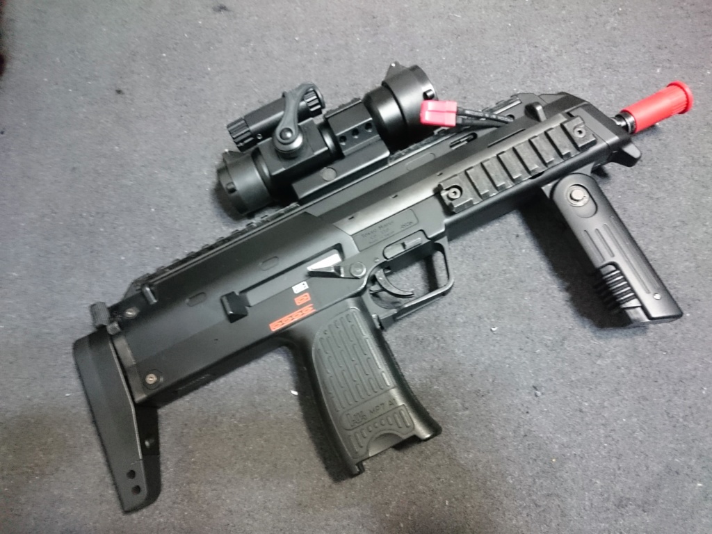 MP7-A1です！購入パーツ付です！本体バッテリーは内部に組んであります 